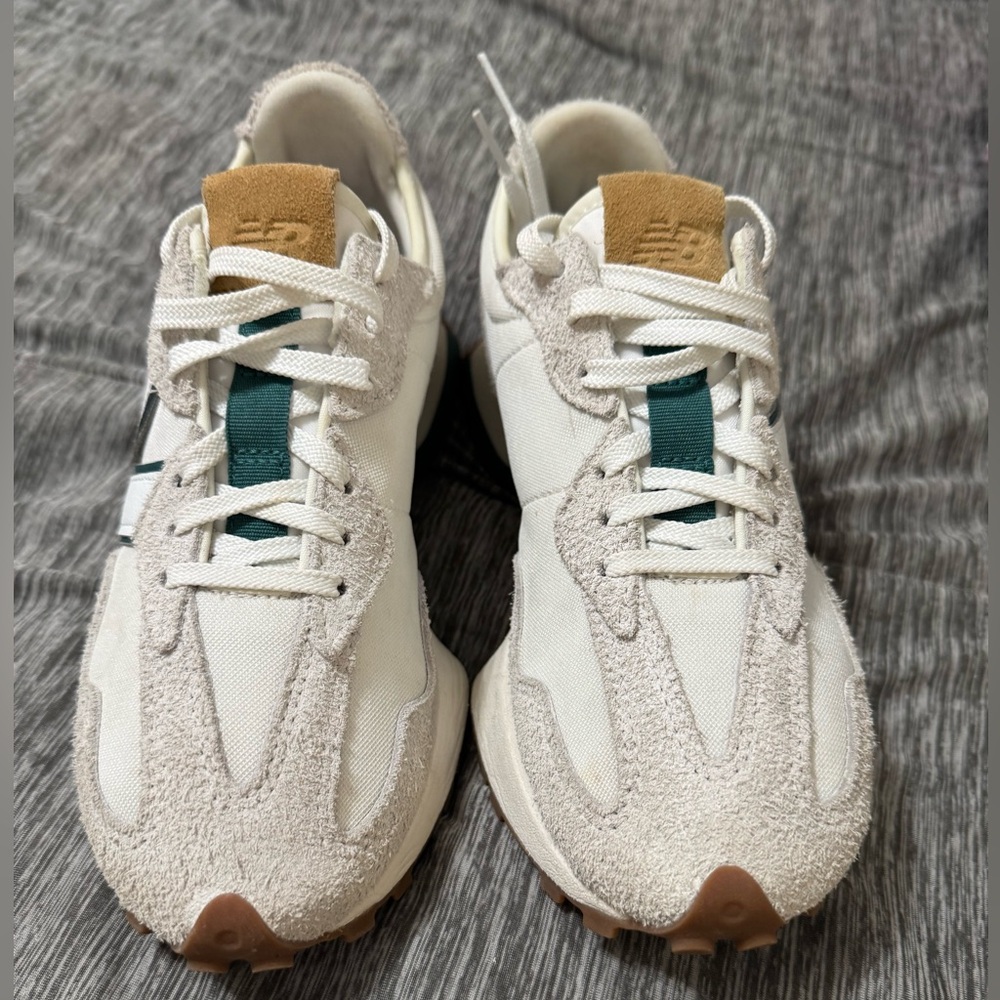 New Balance 327